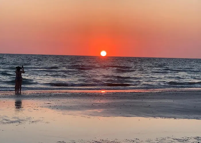 Tropical Indian Rocks Beach Suite B